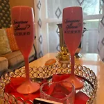Romantisme et glamour avec spa, piscine et jardin