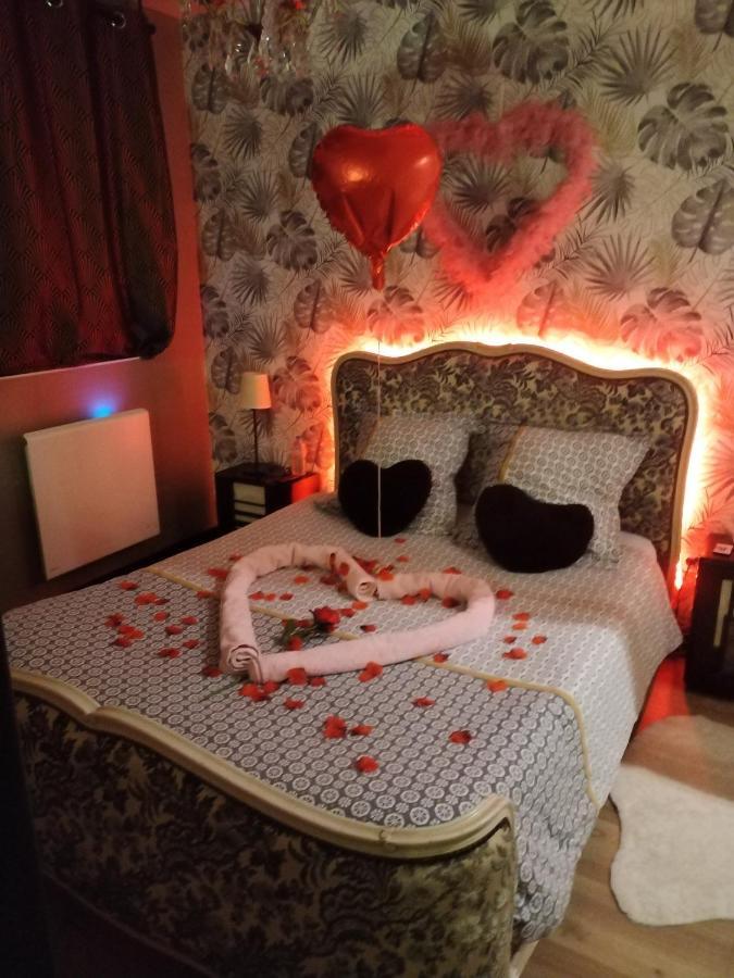 Appartement Romantisme Et Glamour Avec Spa, Piscine Et Jardin