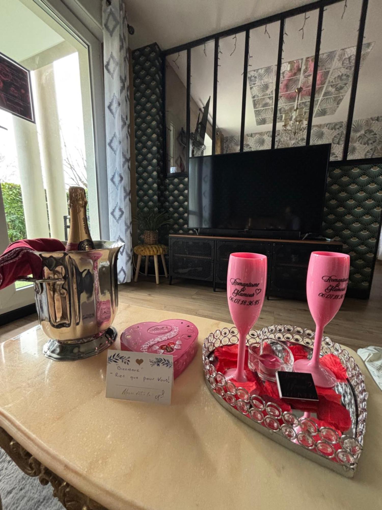 Romantisme Et Glamour Avec Spa, Piscine Et Jardin Appartement